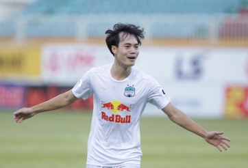 Văn Toàn suýt lập siêu phẩm sau đường chuyền của Công Phượng