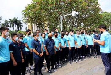 VIDEO: Đội trưởng ĐTVN hứa 'sẽ mang vinh quang về cho Tổ quốc'