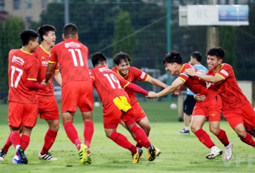 VIDEO: Công Phượng bị Văn Toàn 'ngó lơ'