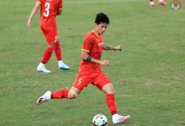 VIDEO: Những bước chạy ấn tượng của Văn Hậu trên sân tập