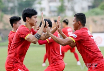 VIDEO: Văn Hậu hay Hoàng Đức mới là người phải tập riêng?