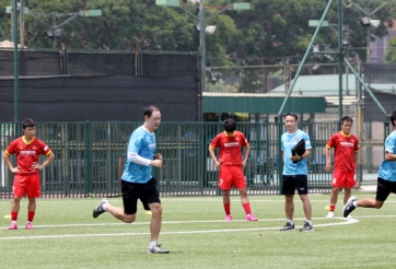 Trợ lý ĐT Việt Nam so tài