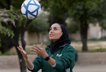 Nhan sắc vạn người mê của nữ trọng tài bắt trận Việt Nam - Lebanon