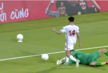 Đại diện ĐTVN lên tiếng về tình huống phạm lỗi của Tấn Trường