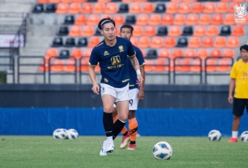 Khoác áo CLB Thái Lan, ca sĩ nổi tiếng 'nhận cái kết đắng' ở sân chơi số 1 châu Á