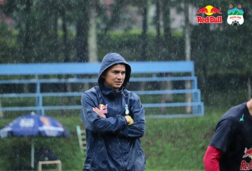 Kiatisak tạm biệt cầu thủ HAGL, trở về Thái Lan