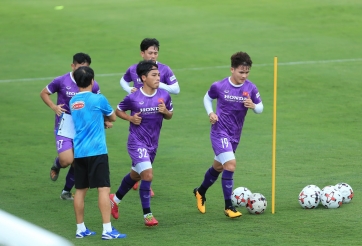 ĐT Việt Nam bất ngờ loại 2 cầu thủ trước trận gặp Australia