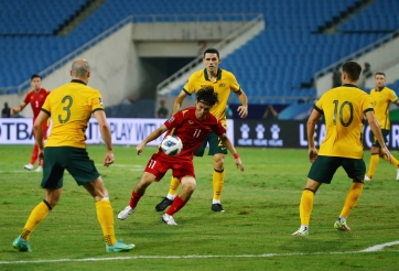 Đi vào lịch sử châu Á, tuyển Úc bất ngờ hứng 'mưa gạch đá' từ NHM