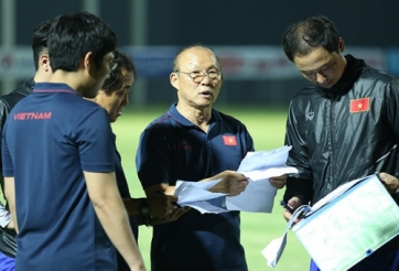 Hai trợ thủ đắc lực của HLV Park bất ngờ rời Việt Nam