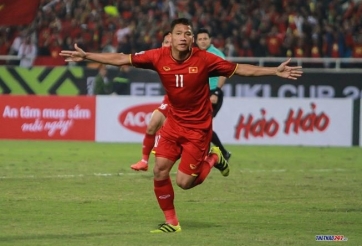 Người hùng AFF Cup làm 'một công đôi việc' ở CLB