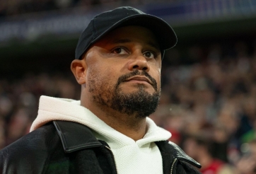 HLV Kompany gục ngã, nhập viện khẩn cấp trong buổi tập của Bayern Munich