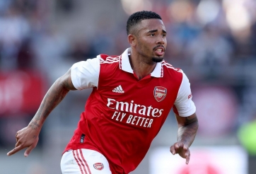 Tân binh tỏa sáng, Arsenal vẫn bị huyền thoại MU coi thường