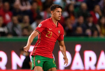 Vượt mặt MU và Chelsea, ‘ngựa ô’ Ngoại hạng Anh chiêu mộ thành công đàn em Ronaldo