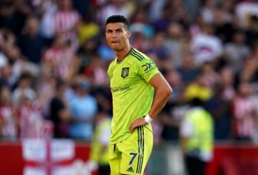 NÓNG: Ronaldo bị tố có hành động thô lỗ với mẹ của CĐV nhí