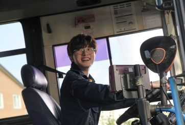 LMHT: Thu nhập 3 - 5 triệu USD mỗi năm nhưng Faker từng không có đủ tiền mua vé xe bus