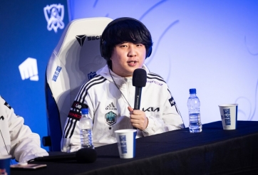 Khan: 'Hy vọng mọi người có thể tiễn tôi đi với một tâm trạng vui vẻ'