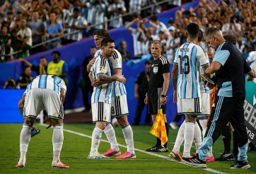Hậu duệ Messi xuất hiện, khoảnh khắc chuyển giao khiến fan Argentina phấn khích