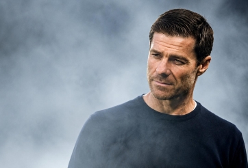 Chelsea thủng lưới 3 bàn, Xabi Alonso vẫn khen thủ môn Martinez