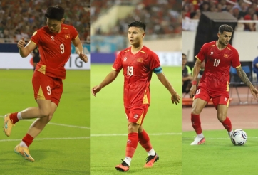 Liên tục thành công với sơ đồ 3 trung vệ, thầy Kim có nên xoay chiến thuật?