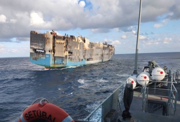 Hơn 4.000 xe sang của Volkswagen 'nằm' lại Đại Tây Dương