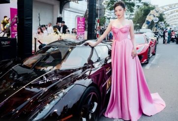 Á hậu Huyền My rạng rỡ bên siêu xe 200 tỷ của đại gia Hoàng Kim Khánh