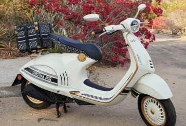 Vespa 946 Christian Dior đã bị 'thổi' giá lên đến 1,8 tỷ đồng