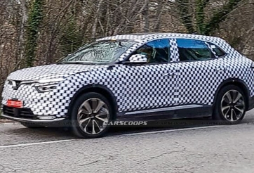 VinFast VF8 vẫn bị bắt gặp chạy thử trong lớp nguỵ trang, nhiều khả năng xe đang được tinh chỉnh