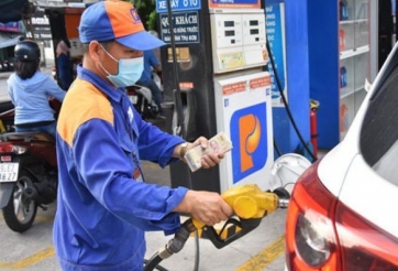 Giá xăng có thể tăng 'nhẹ' lên 1.100 đồng/lít sau 3 lần giảm liên tiếp