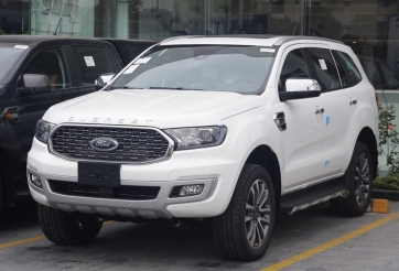 Ford Everest đời cũ giảm sâu đến 80 triệu đồng, 'dọn chỗ' đón thế hệ mới