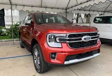 Dù chưa chính thức mở bán, Ford Everest 2023 đã loạn giá tại đại lý