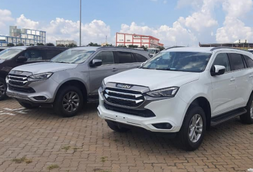 Isuzu mu-X 2022 chốt giá bán chính thức, khởi điểm từ 870 triệu đồng, quyết 'hơn thua' với Fortuner