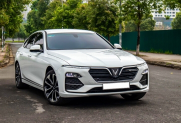 VinFast chính thức dừng bán xe xăng, quyền lợi các chủ xe Lux và Fadil sẽ ra sao?