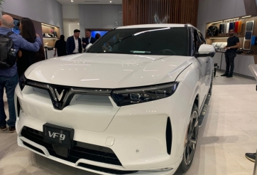 'Anh lớn' trong đội hình SUV điện VinFast hoàn tất đăng kiểm tại Việt Nam, chờ ngay 'ra sân'