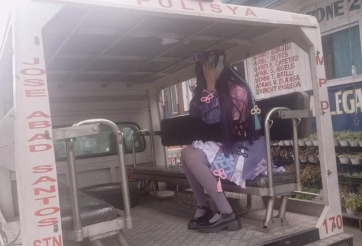 Cosplay Yun Jin quá nhập tâm, nữ game thủ bị cảnh sát bắt giữ