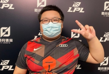 Phá game gặp ngay Faker, tuyển thủ LPL bị phạt 180 triệu VNĐ