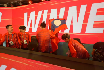 ĐT Tốc Chiến Việt Nam: ‘Chúng tôi giơ quốc kỳ Lào để thể hiện tình hữu nghị’