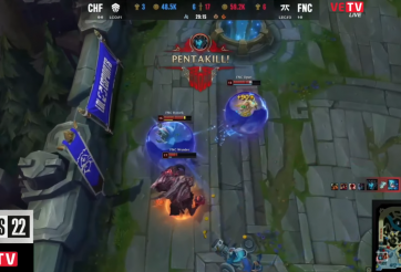 VIDEO: Xạ thủ Upset của FNC có cú Pentakill đầu tiên tại CKTG 2022