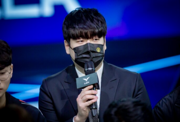 LSB Ryu: 'Tôi không ngĩ mình sẽ trở thành HLV trưởng sớm đến vậy'