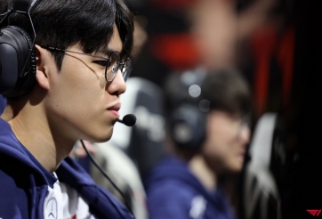 Faker chia sẻ về vấn đề 'bàn quá lạnh, đèn quá sáng, khán giả quá ồn'