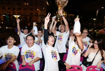 SofM, GAM Esports, Team Flash bắt trend ‘flex đến hơi thở cuối cùng’