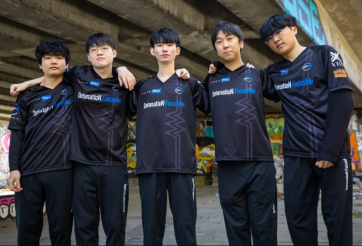 Đội tuyển Nhật Bản bị phạt nửa tỷ đồng vì ngược đãi tuyển thủ