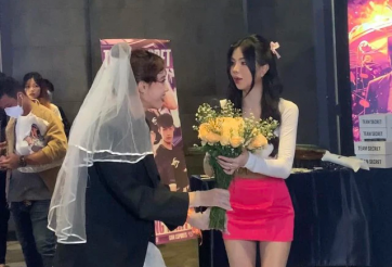 LMHT: Fan nữ mặc váy cưới tới xem viewing party