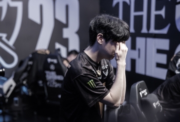 Chovy ôm mặt khóc sau thất bại trước BLG tại CKTG 2023