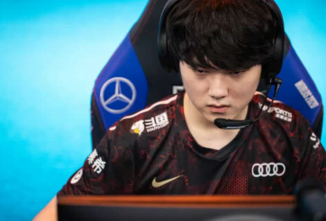 Tuyển thủ LMHT chuyên nghiệp bị Riot xếp vào rank ... Sắt I