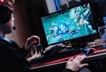 LazyFeel là ai? Người Việt Nam đầu tiên leo top 1 Thách Đấu Hàn