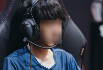 Á quân VCS đuổi 2 tuyển thủ, chấp nhận bỏ giải?