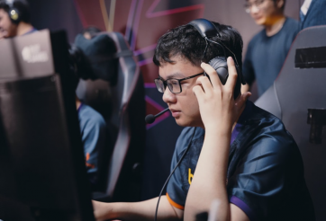 LMHT: SofM có tiếp tục thi đấu không?