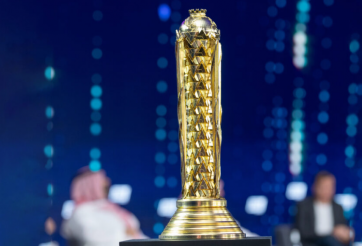 Tuyển thủ EWC 2024 không dám hôn cúp vì lý do tế nhị