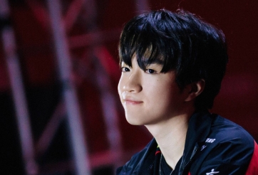 Fan quốc tế nói gì khi T1 đánh bại BLG tại EWC 2024?