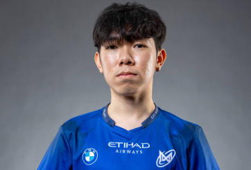 NGX thua tan nát, Slayder mất chức vô địch